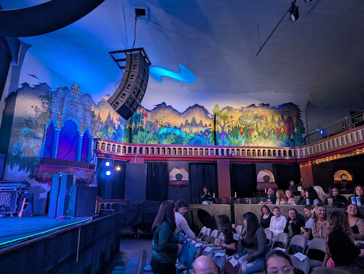 Oriental Theater - Photo 6