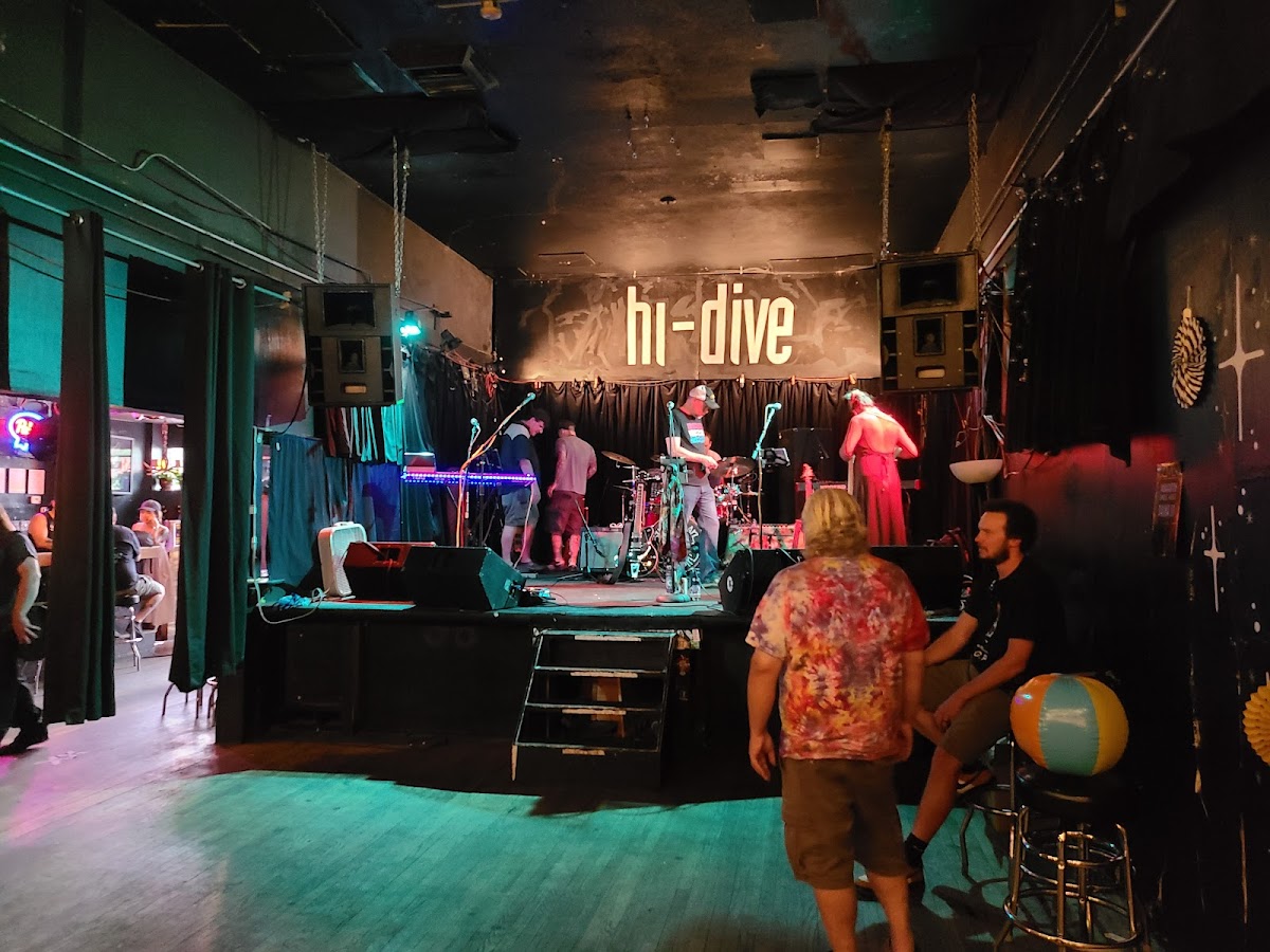Hi-Dive - Photo 6